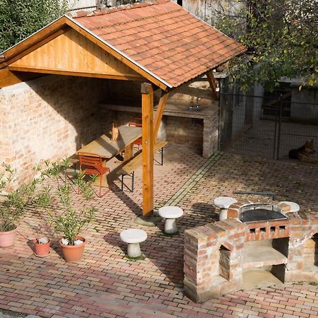 Hotel Tompos Vendeghaz Es Pince Villány Exteriér fotografie