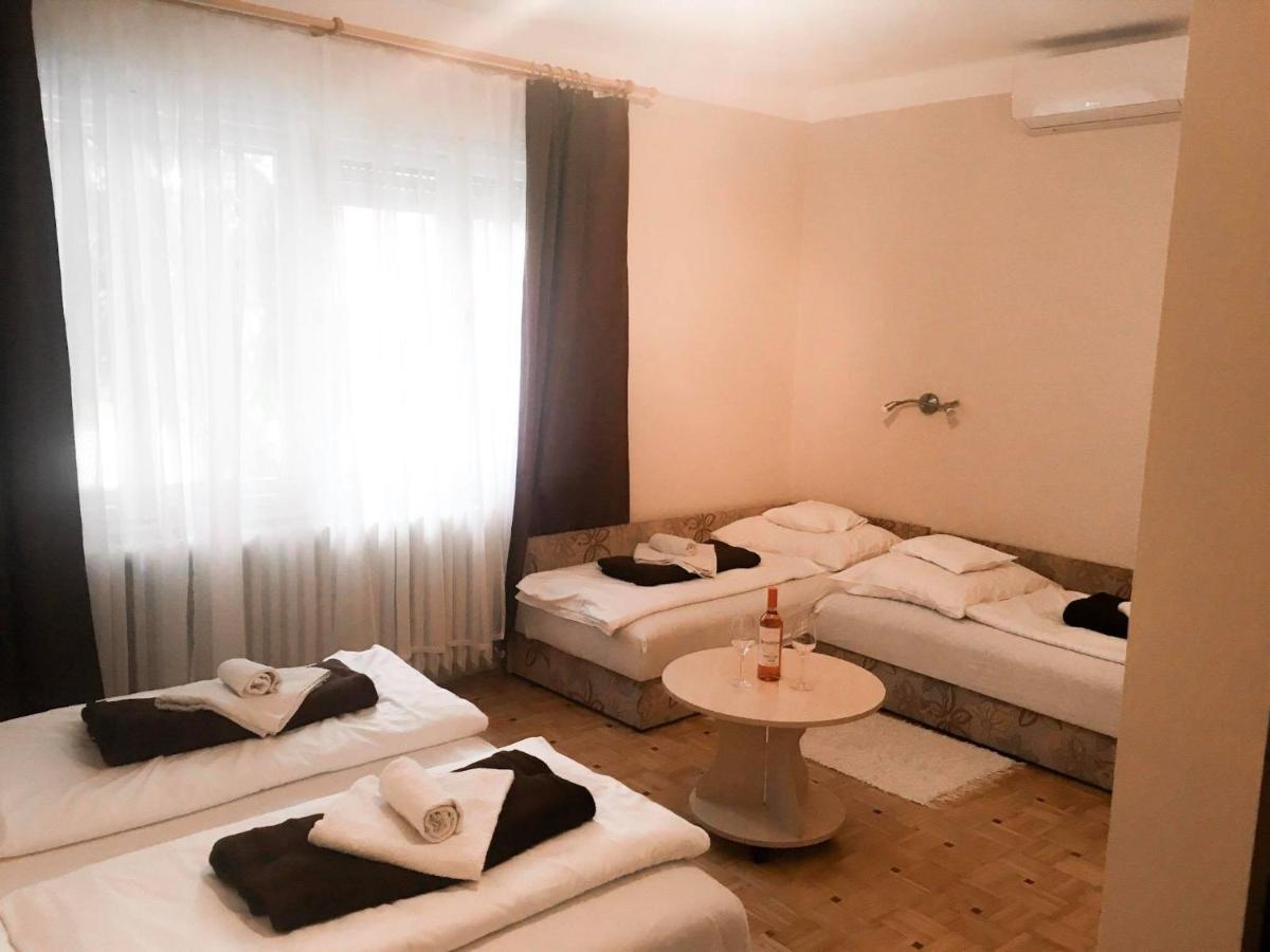 Hotel Tompos Vendeghaz Es Pince Villány Exteriér fotografie