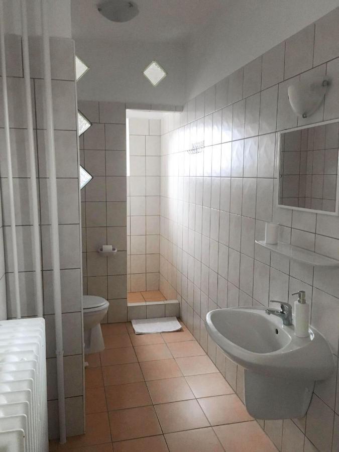 Hotel Tompos Vendeghaz Es Pince Villány Exteriér fotografie