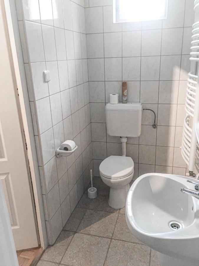 Hotel Tompos Vendeghaz Es Pince Villány Exteriér fotografie